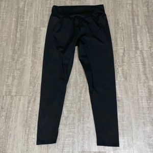 Comfy black athletic / athleisure leggings.